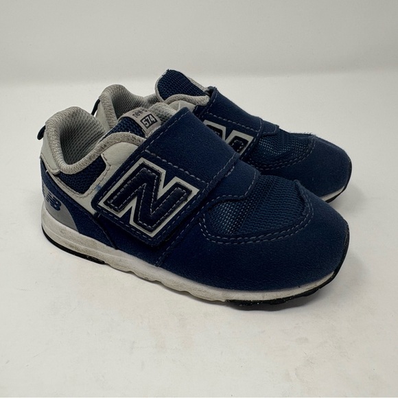 New Balance 574 NEW-B Hook & Loop Boys Toddler Sneakers Sz 8M Navy White - Picture 1 of 7